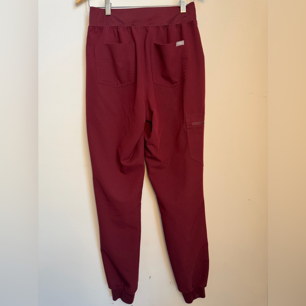 FIGS Burgundy Scrub Set Small Top & Jogger Pants Technical Collection Nurse - Picture 12 of 16